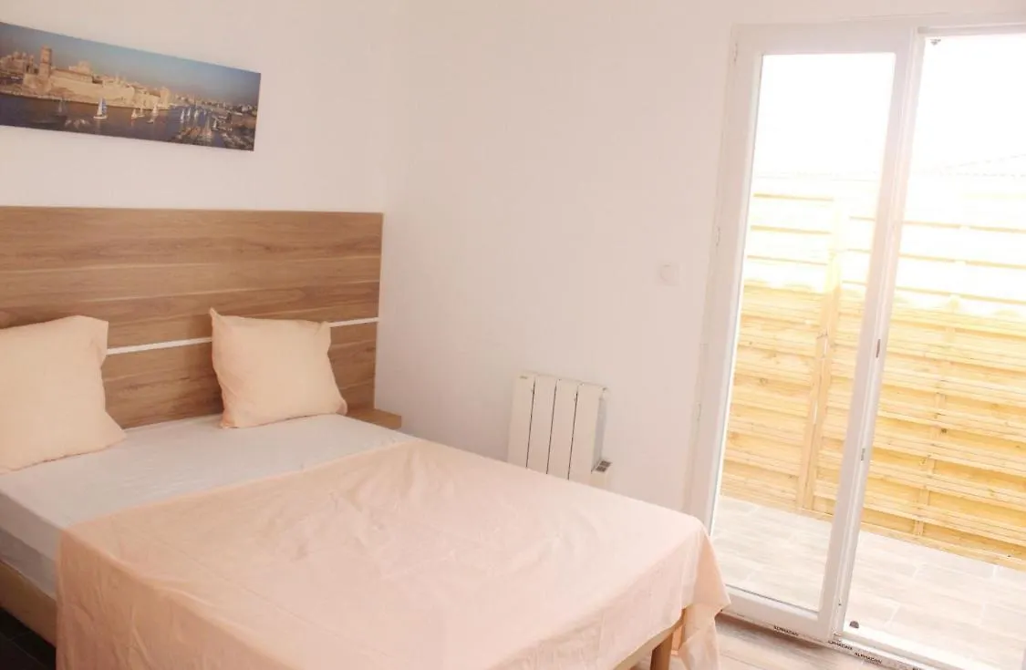 Appartements Meublees A Cote De L'Aeroport Marseille Provence Marignane