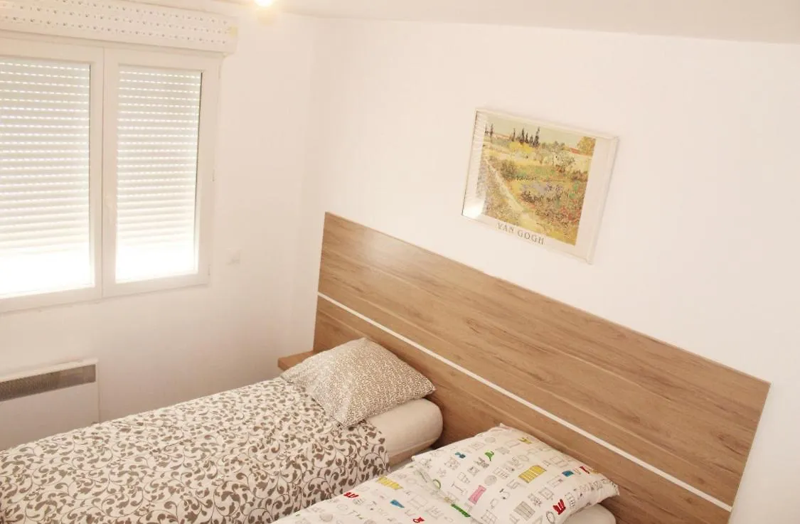 Appartements Meublees A Cote De L'Aeroport Marseille Provence Marignane