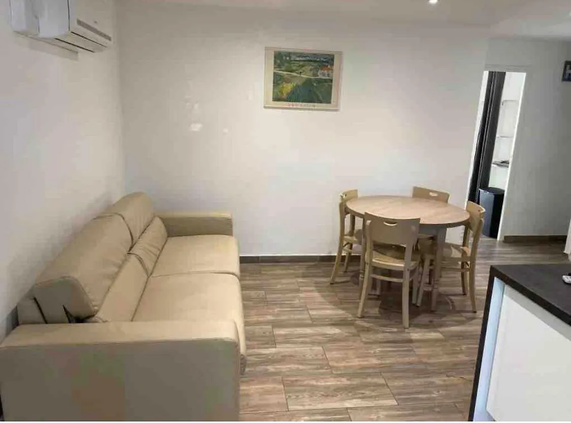 Appartements Meublees A Cote De L'Aeroport Marseille Provence Marignane